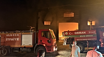 Kilis OSB’de ambalaj fabrikasında yangın!