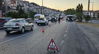 Otomobille çarpışan motosikletin sürücü yaralandı