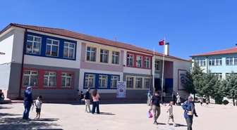 Sivrihisar'da Uyum Haftası Coşkusu: Minik Öğrenciler Ders Başı Yaptı