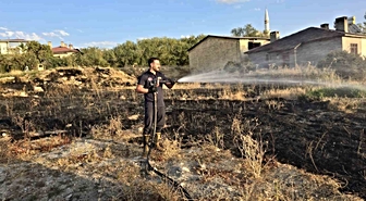 Van'da örtü yangını kontrol altına alındı