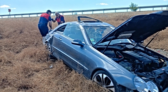 Yozgat'ta şarampole devrilen otomobilin sürücüsü yaralandı