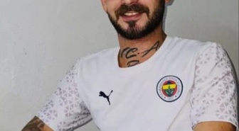 Adana’da hafif ticari araçla çarpışan motosikletin sürücüsü öldü