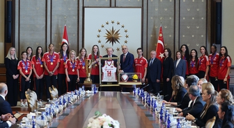 Cumhurbaşkanı Erdoğan, şampiyon milli voleybolcuları kabul etti