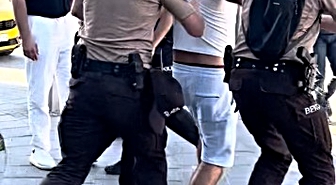 İnşaatta başlayan kavga polis merkezi önünde devam etti