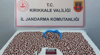 Jandarmadan uyuşturucu operasyonu: Binlerce hap ele geçirildi