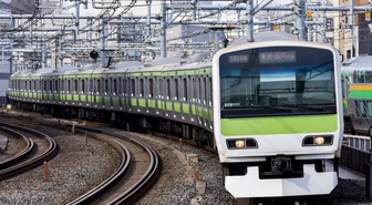 Japonya'da şiddetli yağış tren seferlerini aksattı