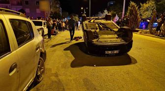 Karaman’da park halindeki otomobile çarpan araç ters döndü: 1 yaralı