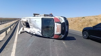 Mardin Nusaybin’de öğrenci servisi devrildi: 13 öğrenci yaralandı