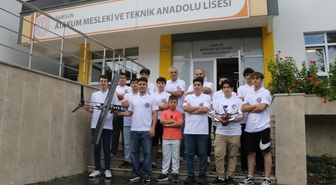 Samsun’da öğrenciler, liseler seviyesinde tek olan insansız hava aracı tasarladı