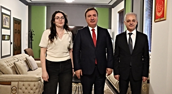 Silahlı saldırıda bir bacağını kaybeden doktor başhekim oldu