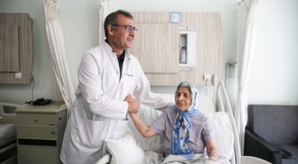 Uzun yıllardır kalp rahatsızlığı çeken hasta az uygulanan TAVI yöntemiyle sağlığına kavuştu