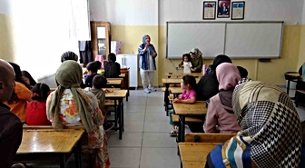 Van’da minik öğrenciler okul heyecanı yaşadı