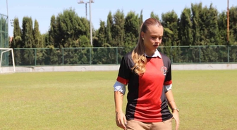 22 yaşındaki Zeynep Mestan, Turgutluspor’un teknik direktörü oldu