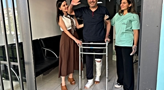 Akıma kapılan işçinin ampütasyon önerilen bacakları, mikrocerrahi yöntemiyle kurtarıldı