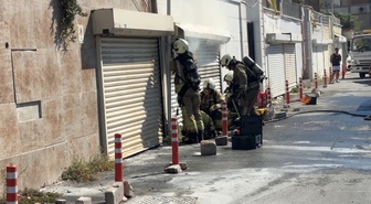 Avcılar'da depo olarak kullanılan garajda yangın