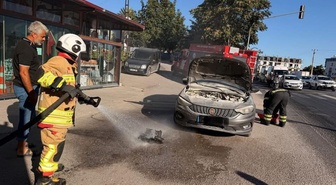 Belen’de otomobilin motorundan alev yükseldi