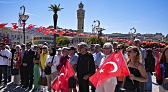 Gazeteci Hasan Tahsin, İzmir'in kurtuluşunun yıl dönümünde anıldı