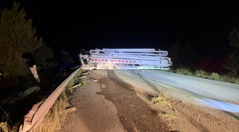 Göynük'te devrilen beton pompasındaki 2 kişi yaralandı