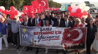 İYİ Parti'den İzmir'in kurtuluşunun 104. yılında 'Bayrak' yürüyüşü