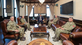 Komutan Kurumahmut 'tan Vali Masatlı 'ya ziyaret