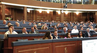 Kosova’da meclis başkanı yeniden Albulena Haxhiu oldu