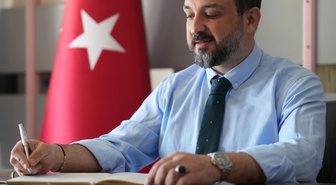 Otomobil ile çarpışan motosikletin sürücüsü yaralandı