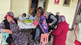 Sinop’ta nesiller buluştu, birlikte turşu kurdu