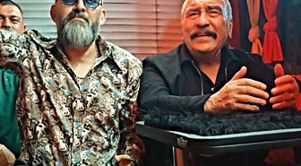 Ümit Besen, konserine nostaljik minibüsle gitti