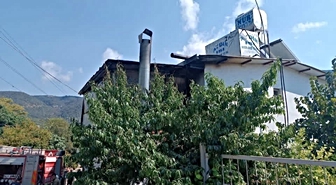 Arsuz’da ev yangını büyümeden söndürüldü