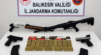 Bandırma ve Ayvalık’ta silah ticareti operasyonu: 10 şüpheli yakalandı