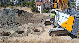 Beypazarı'nda heyelan alanına fore kazıklar çakılıyor