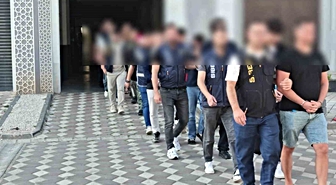 Borsa yatırımı vaadiyle 4,5 milyon liralık vurgun: 8 tutuklama