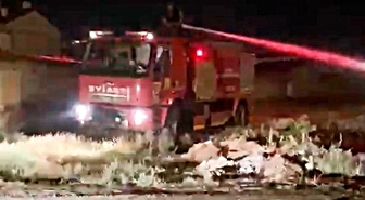Boş arazide çıkan yangın paniğe neden oldu