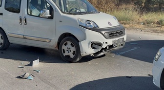 Hafif ticari araçla çarpışan motosikletin sürücüsü öldü