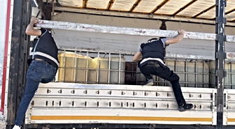 Iğdır’da 9 bin litre kaçak akaryakıt ele geçirildi