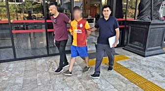 Kadın turisti bıçakla yaralama ve cinsel istismar iddiasıyla 17 yaşındaki çocuk tutuklandı