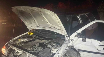 Kayseri’de hafif ticari araçla otomobil kafa kafaya çarpıştı: 2 yaralı