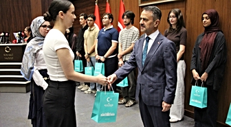 Kocaeli'de YKS ve LGS'de başarı gösteren öğrenciler ödüllendirildi