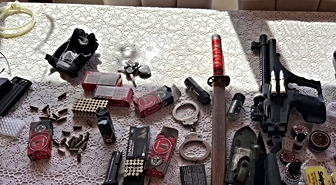 Ev sahibi çifti öldüren kiracının evinden çok sayıda silah çıktı