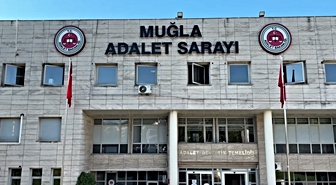 Muğla'da tekneyle yurt dışına kaçmaya çalışan 9 FETÖ şüphelisi ve kaptan adliyeye sevk edildi