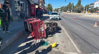 Afyonkarahisar'da tırın çarptığı elektrikli motosikletteki çift öldü