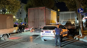 Bağcılar'da kamyonla çarpışan skuter sürücüsü öldü