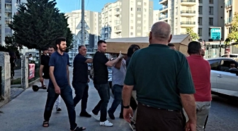 Esenyurt’ta asansör faciası! Apartman görevlisi can verdi