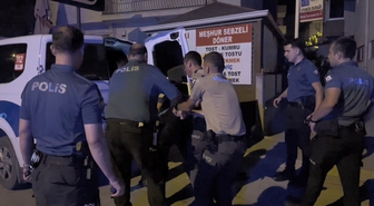 Eşine ve gelen polislere saldıran şüpheli gözaltına alındı