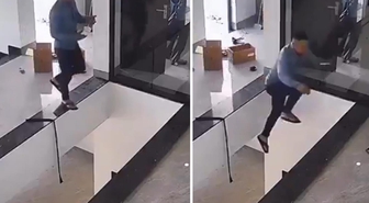 İnşaatta korkunç kaza! Boşluğu görmeyince ikinci kattan düştü