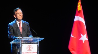 İstanbul'da Kore Kültür Haftası kapsamında geleneksel Kore dansı gösterisi yapıldı