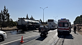 Kahramanmaraş'ta kamyona çarpan otomobildeki 1 kişi öldü, 2 kişi yaralandı