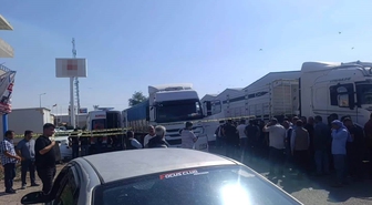 Kamyon şoförü aracında ölü bulundu