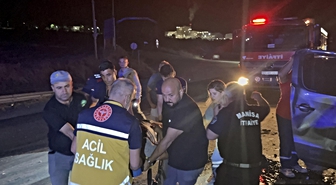 Manisa'da kavşakta kamyonet TIR'a çartı: 1 ölü, 4 yaralı