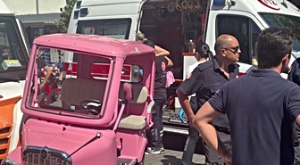 Marmaris’te turistlerin bulunduğu elektrikli bisiklet dolmuşla çarpıştı: 3 yaralı